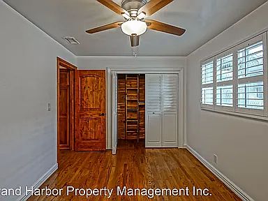 3rd image of 4624 W 172nd St APT D