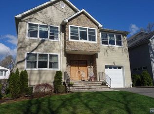 586 S Prospect Ave, Bergenfield, NJ 07621