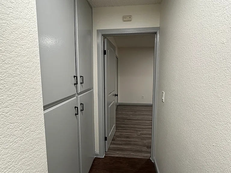 1033 Broad Ave #308 — Photo 11