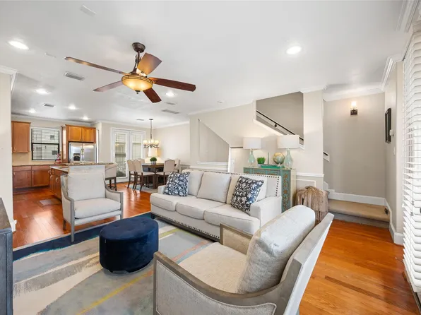 2320 Emancipation Ave, Houston, TX 77004