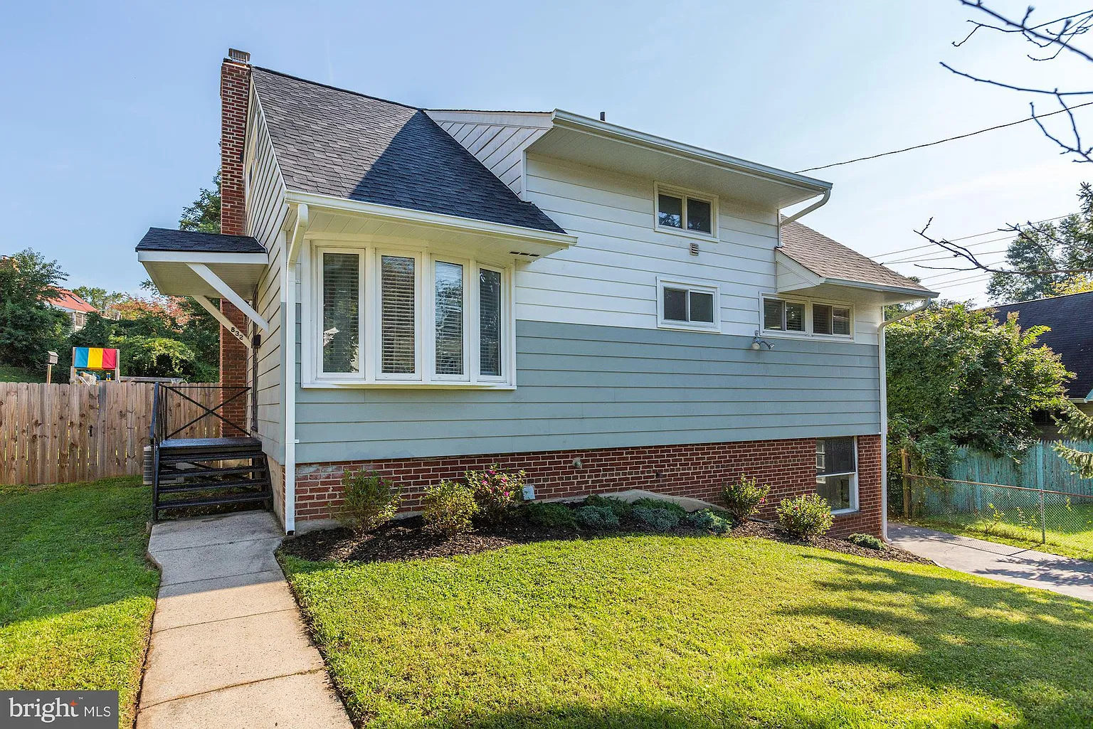 832 Crothers Ln photo 1