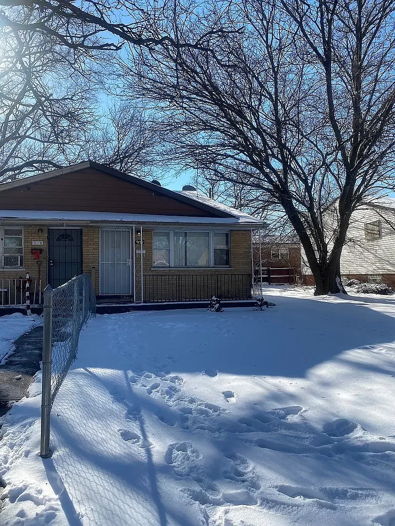 3 bed, 1.5 bath, 931 sqft, $1,800 — Photo 3