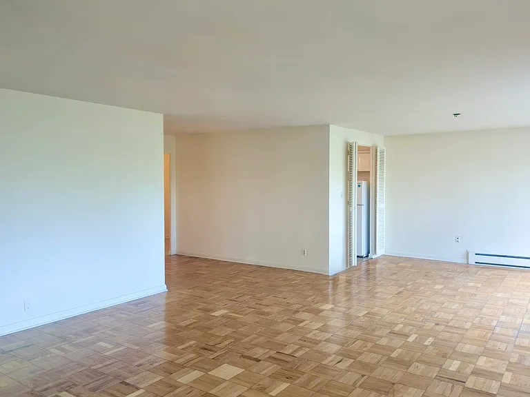 1603 Bathurst St — Photo 33
