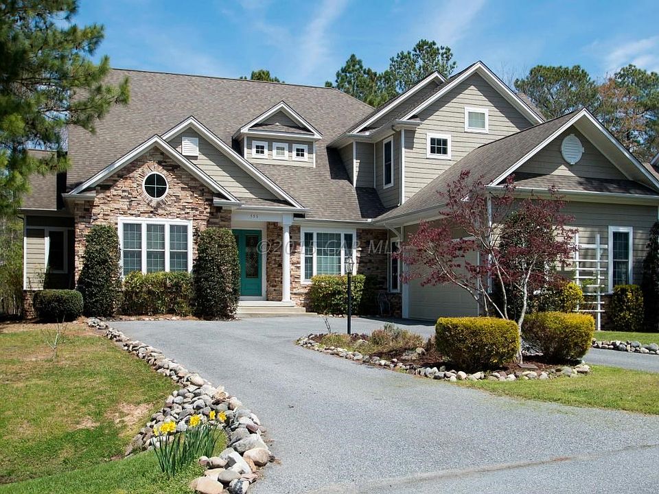 1 Front Exterior