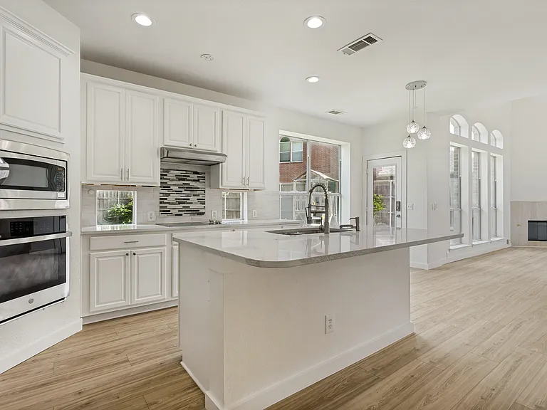 11160 Silver Horn Dr — Photo 16