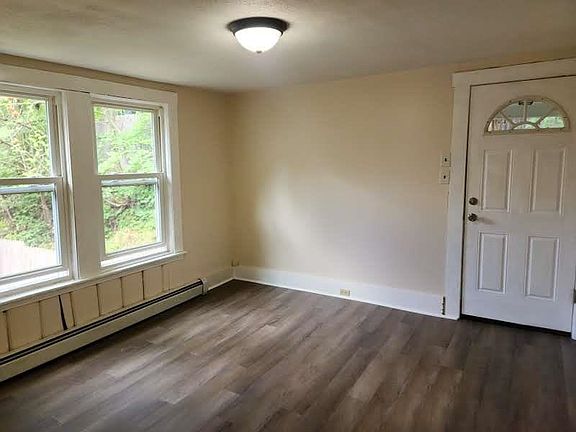 3rd image of 20 Chiswick Ave #3