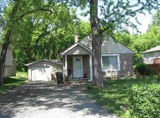 1912 Green Bay Rd, North Chicago, IL 60064