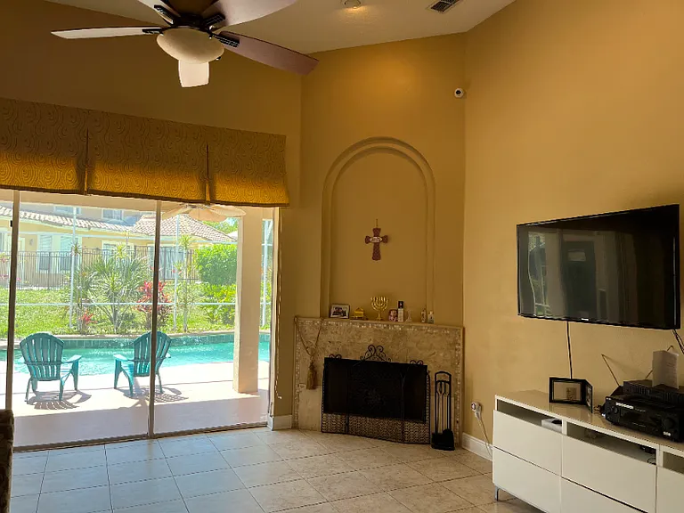7670 Milano Dr — Photo 4