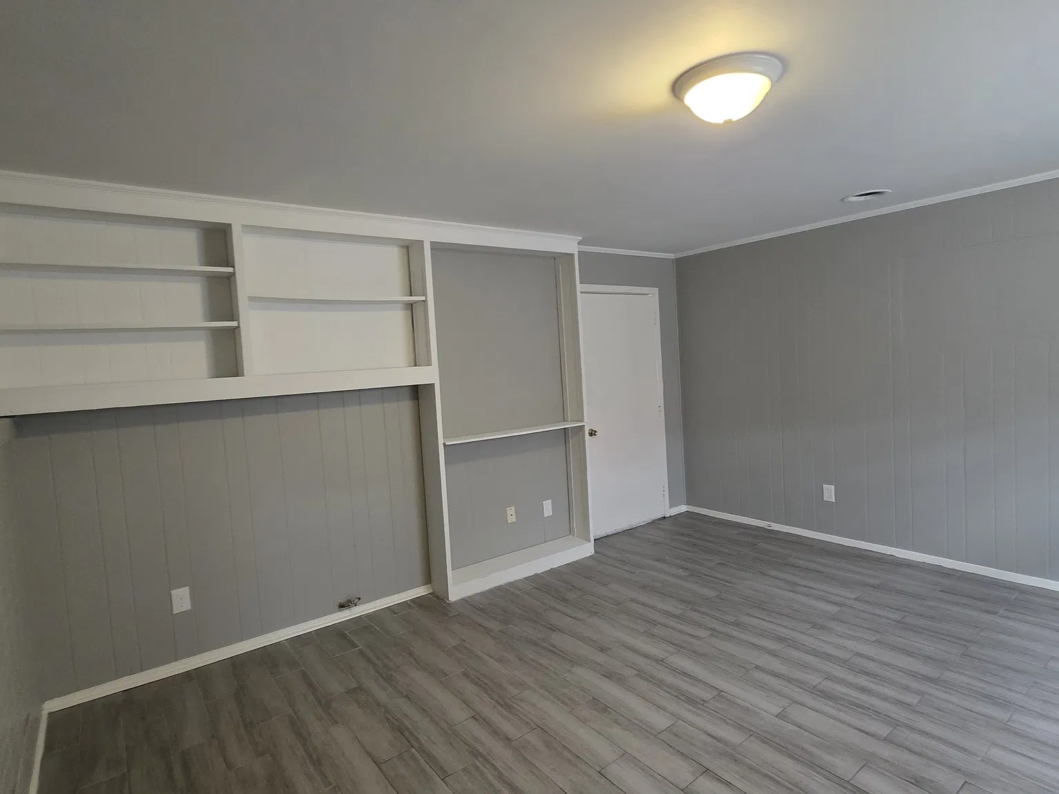 Gorgeous 3 Bedroom 1.5 Bathroom — Photo 2