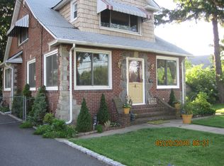 4 Carman Rd, Farmingdale, NY 11735