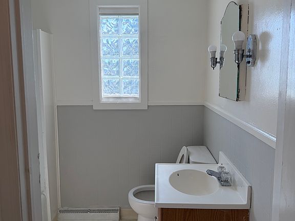 5th image of 720 Locust St #B