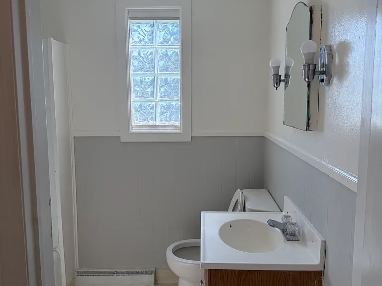 720 Locust St #B — Photo 5