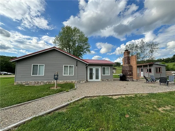 1100 Fort Rd SW, Dellroy, OH 44620