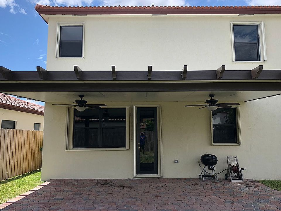 2nd image of 634 SE 37th Ter