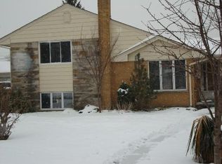 8419 W Crain St, Niles, IL 60714