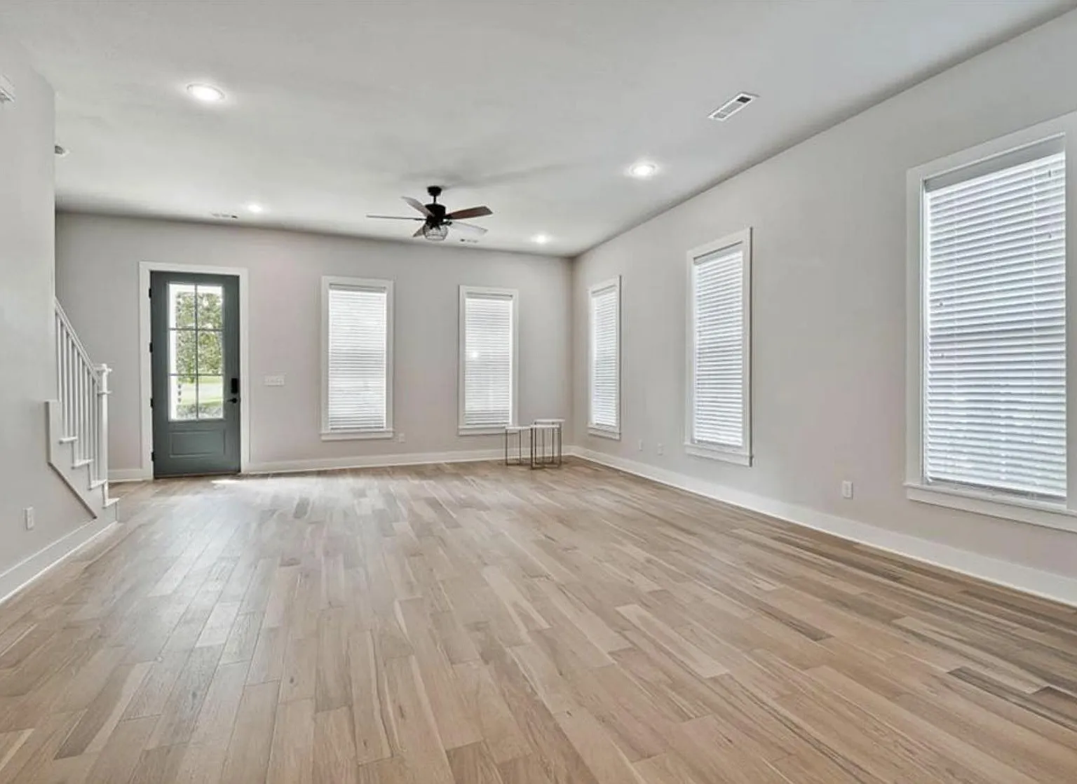 3 bed, 2.5 bath, 1760 sqft, $2,400 — Photo 3