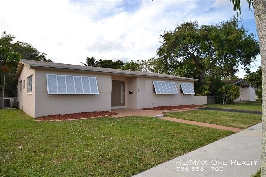 1st image of 21240 NE 24th Ct
