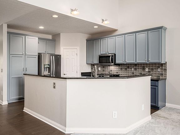 3rd image of 8017 Hillingdon Dr