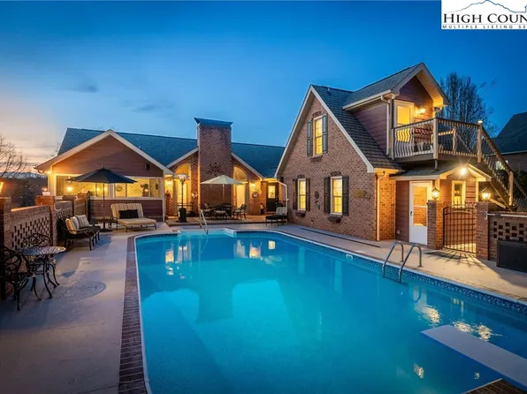 413 SE Woodridge Drive, Lenoir, NC 28645