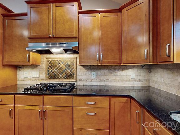 5th image of 707 Knollwood Ct