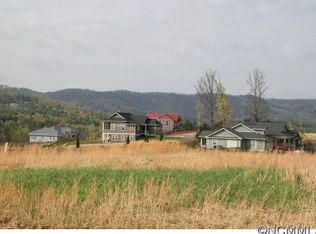 4 Al Dorf Dr, Weaverville, NC 28787