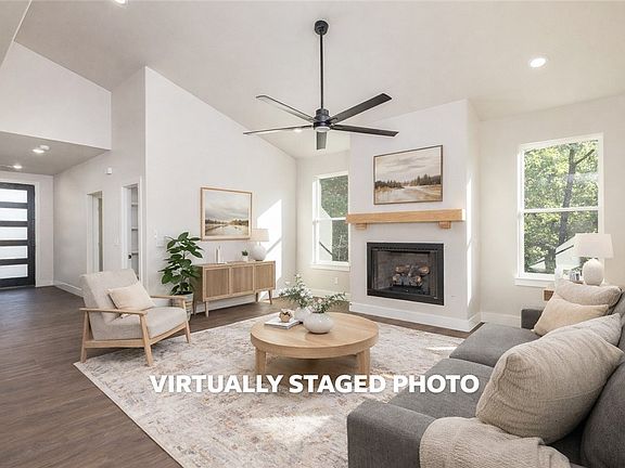 3rd image of 9 Seven Oaks Ln