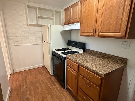 4th image of 452 N Comstock St