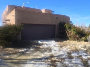 33 Comanche Rd, El Prado, NM 87529