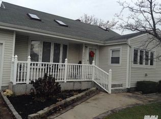 326 Lincoln Ave, Brentwood, NY 11717