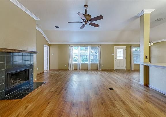 3rd image of 857 Atchison Dr