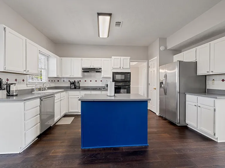 5590 Cannonero Dr — Photo 11