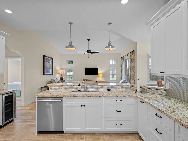 15416 Sunnyland Ln — Photo 10