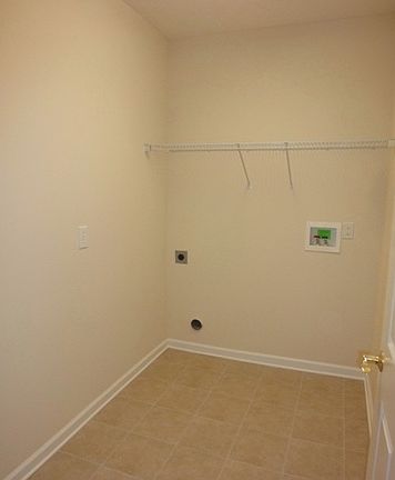 5th image of 708 E Leila Lane Canterbury