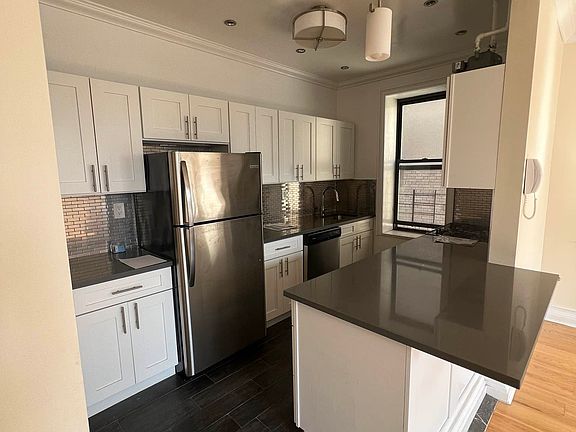 2nd image of 5000 Broadway APT 4M