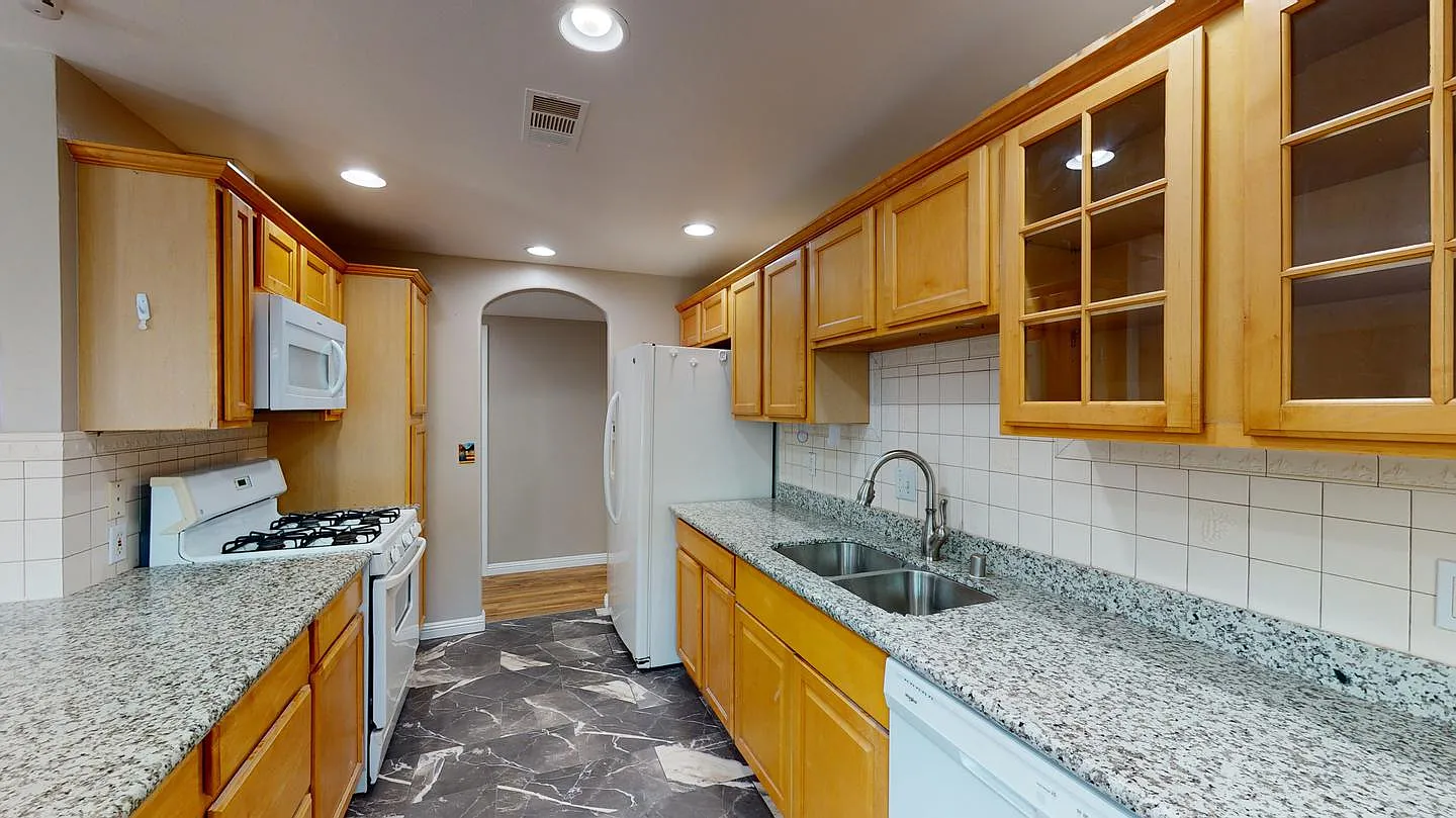 Charming & contemporary Concord home near BART — Photo 4