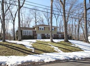 611 Woodfield Rd, Wyckoff, NJ 07481