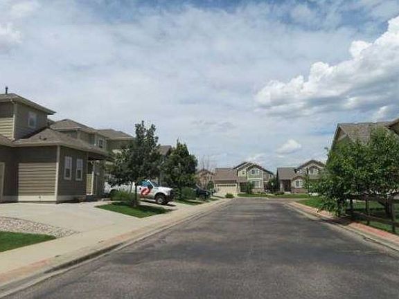 Exterior Neighborhood (street photo)