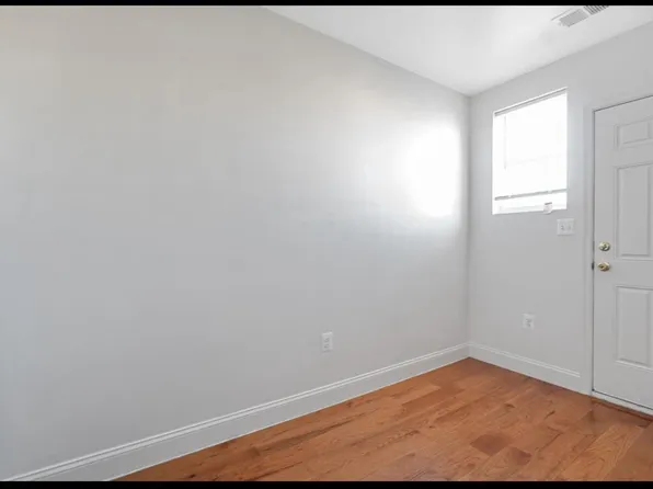 212 Orange St SE #4, Washington, DC 20032