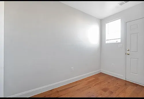 212 Orange St SE #4 Photo 1