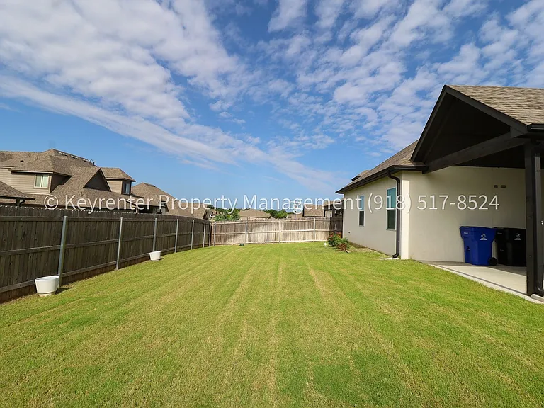 3809 W Union St — Photo 56