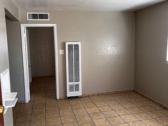 4th image of 3236 Frankfort Ave APT 4