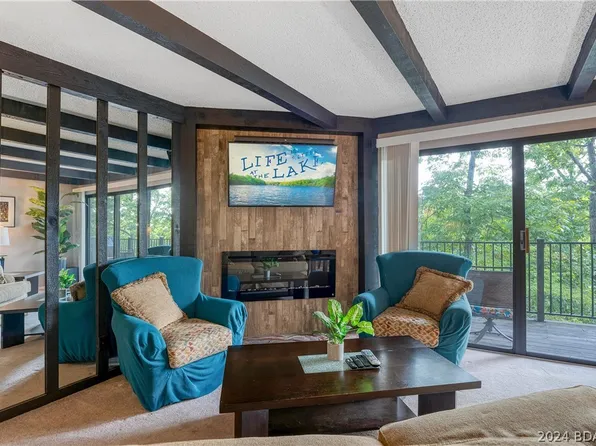 92 Waters Edge Ct #15-2B, Lake Ozark, MO 65049