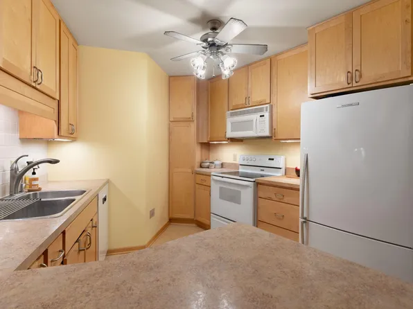 2690 Oxford St N APT 246, Roseville, MN 55113