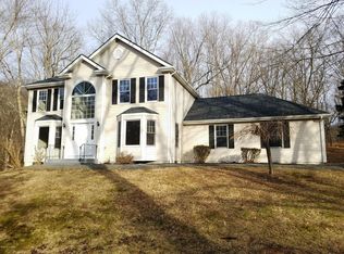 207 Sage Ln, East Stroudsburg, PA