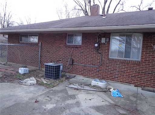 3rd image of 6311 Malton Ct