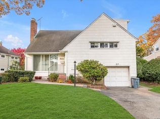 12 Willow Ave, Merrick, NY 11566