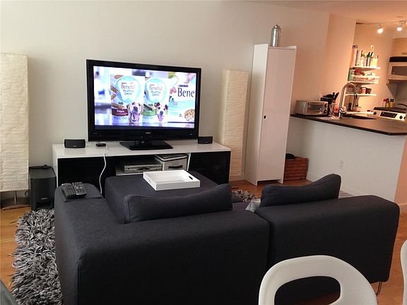 4th image of 88 Leonard St APT 1906
