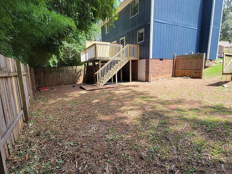 102 Bramble Ct — Photo 10