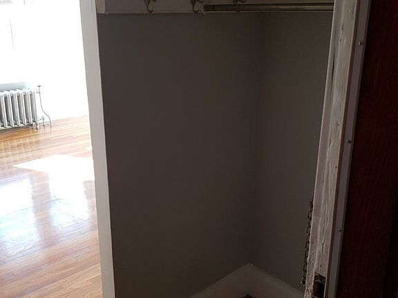 4th image of 176 Lafayette St APT 11