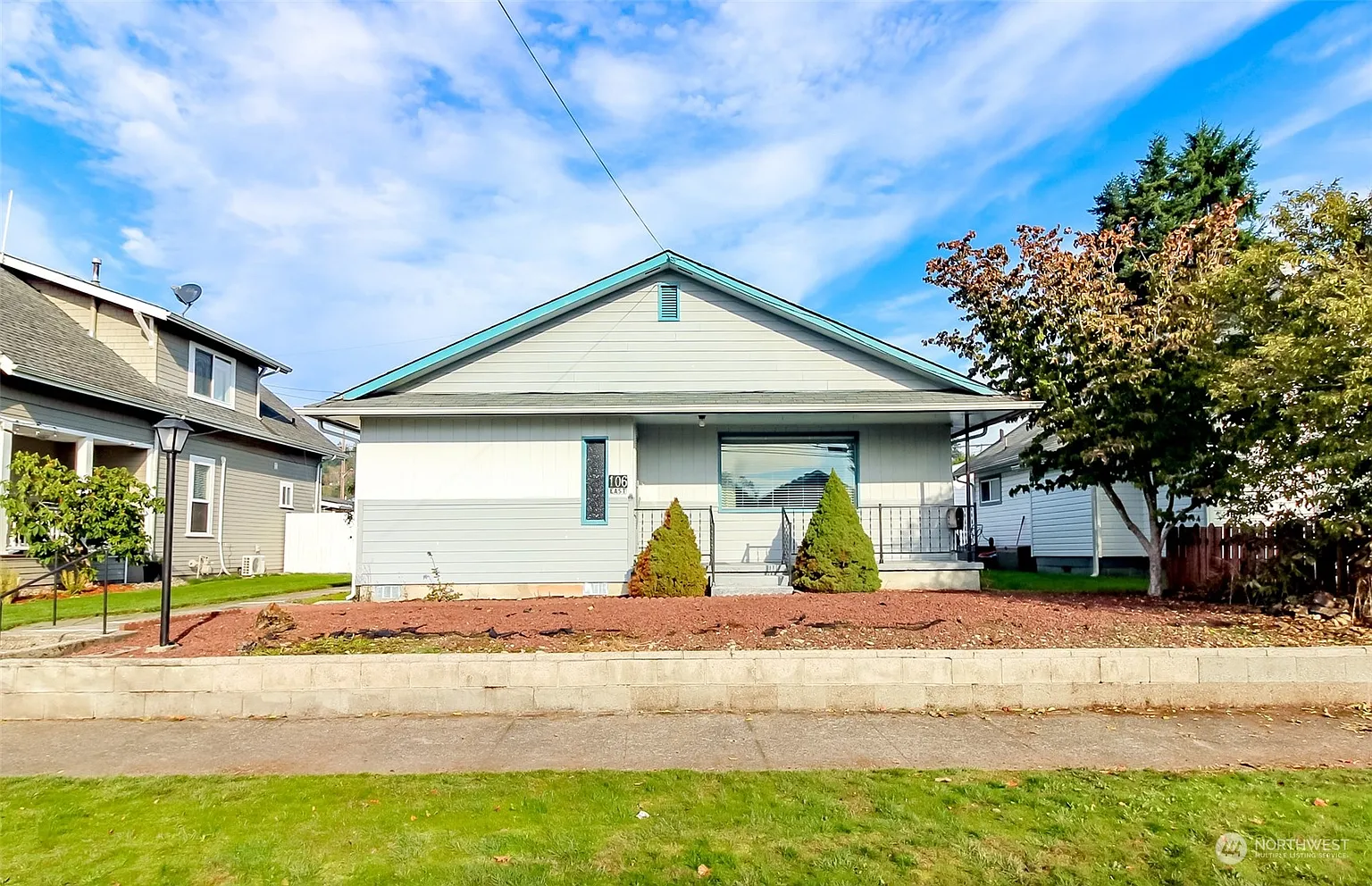 106 E Young Street photo 1